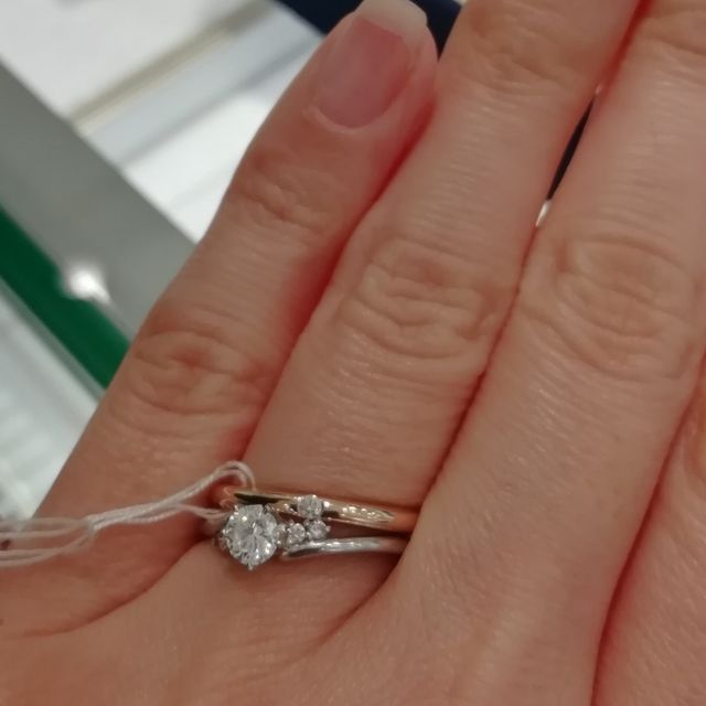 【ヴァンドーム青山(VENDOME AOYAMA)の口コミ】 素材や色や指輪の幅を比べて選び出すので、セミオーダーメイドの気分が味…