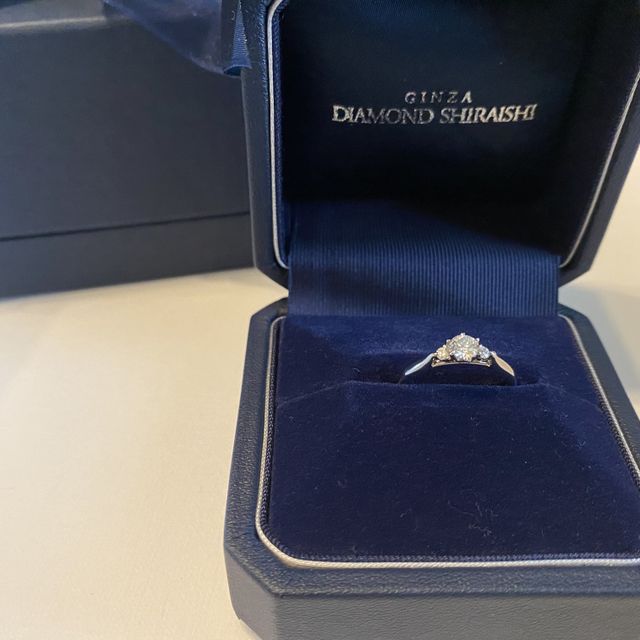 【銀座ダイヤモンドシライシの口コミ】 プロポーズリングを貰って、一緒に指輪を選びに行きました。
Bouquet Roco…