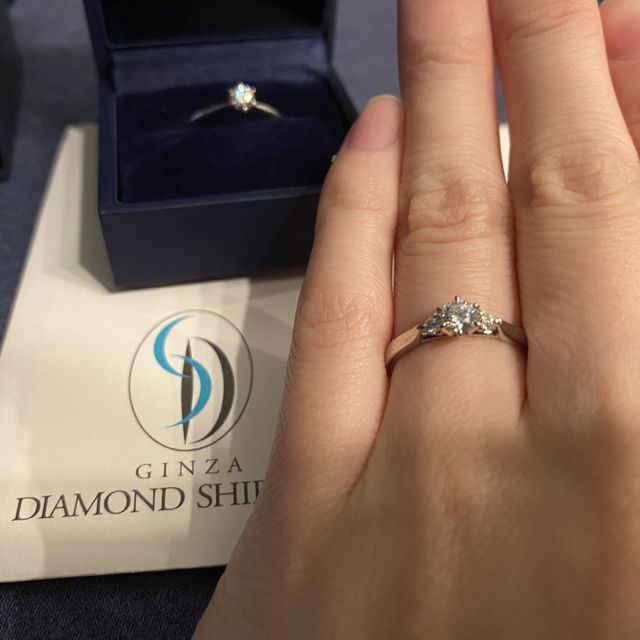 【銀座ダイヤモンドシライシの口コミ】 プロポーズリングを貰って、一緒に指輪を選びに行きました。
Bouquet Roco…