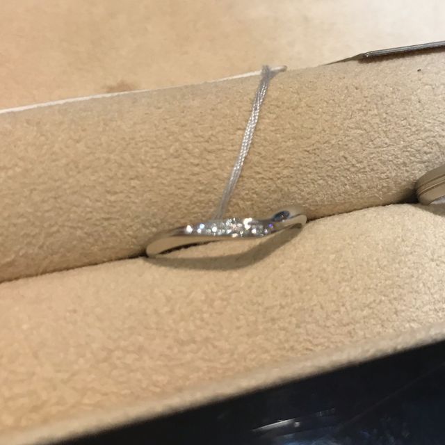 【Mariage ent(マリアージュエント)の口コミ】 V字・ひねりはオーソドックスなデザインですが、たくさんあるブランドで似…