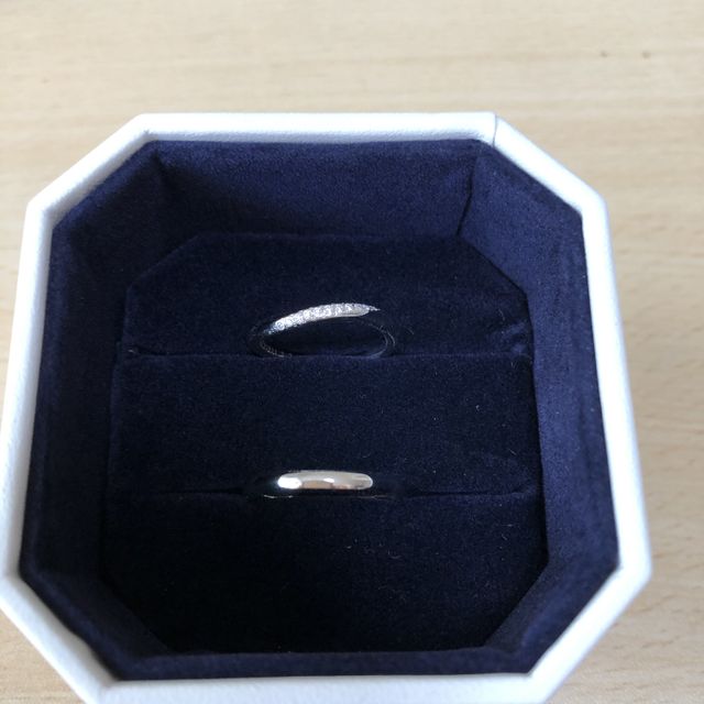 【4℃ BRIDAL(ヨンドシーブライダル)の口コミ】 指輪のデザインと価格が希望通りの条件だったことと、サイズ交換やダイア…