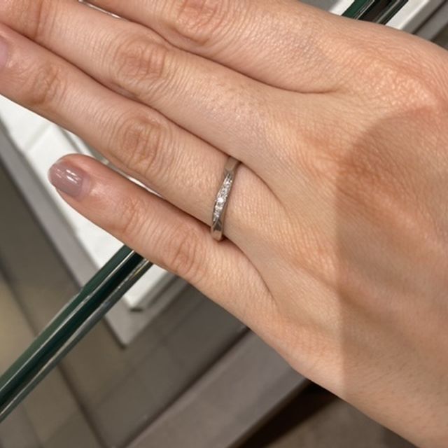 【アイプリモ(I-PRIMO)の口コミ】 つけやすく違和感なくつけれる。ダイヤモンドの輝きはもちろんのこと、エ…