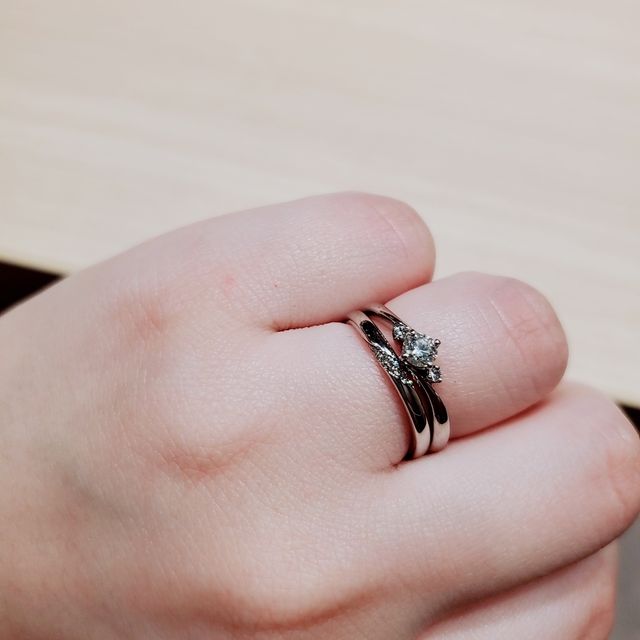 【アイプリモ(I-PRIMO)の口コミ】 リングの形、ダイヤの流れるようなラインがとても気に入りました！手によ…