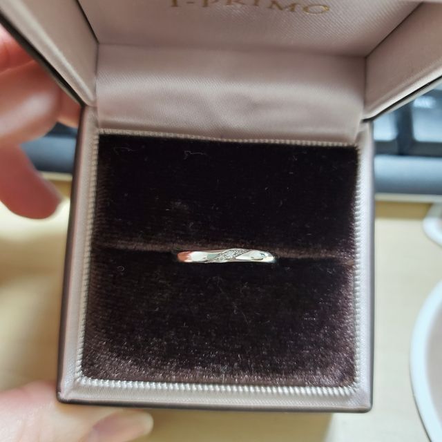 【アイプリモ(I-PRIMO)の口コミ】 リングの形、ダイヤの流れるようなラインがとても気に入りました！手によ…
