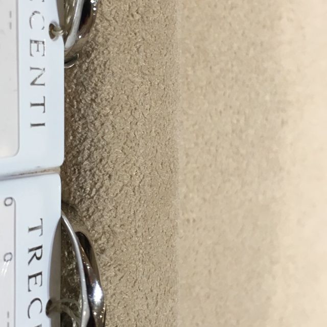 【TRECENTI(トレセンテ)の口コミ】 シンプルで可愛いデザインの指輪です。トレセンテの指輪は楕円型の内甲丸…