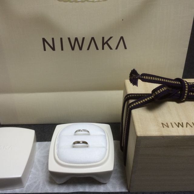 【俄(にわか)の口コミ】 ダイヤが付いているのがよかったので、色々と持ってきて下さったので付け…