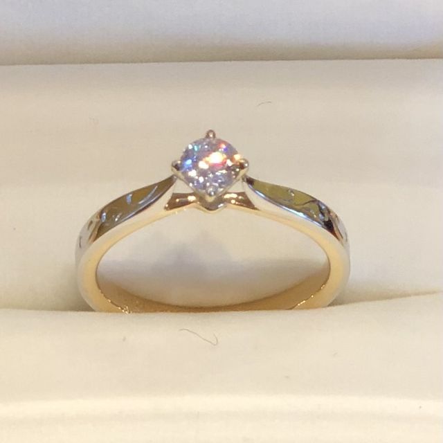 【ケイウノ ブライダル(K.UNO BRIDAL)の口コミ】 お手頃な価格で、オーダーリングが作れること。ケイウノでしか取り扱って…