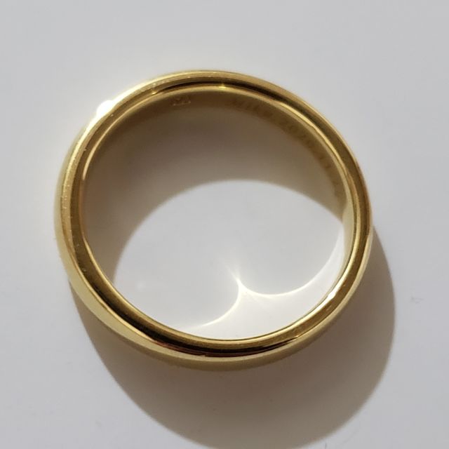 【ラザール ダイヤモンド(LAZARE DIAMOND)の口コミ】 シンプルなデザインですが、太くしっかりした作りで存在感があり素敵です!…