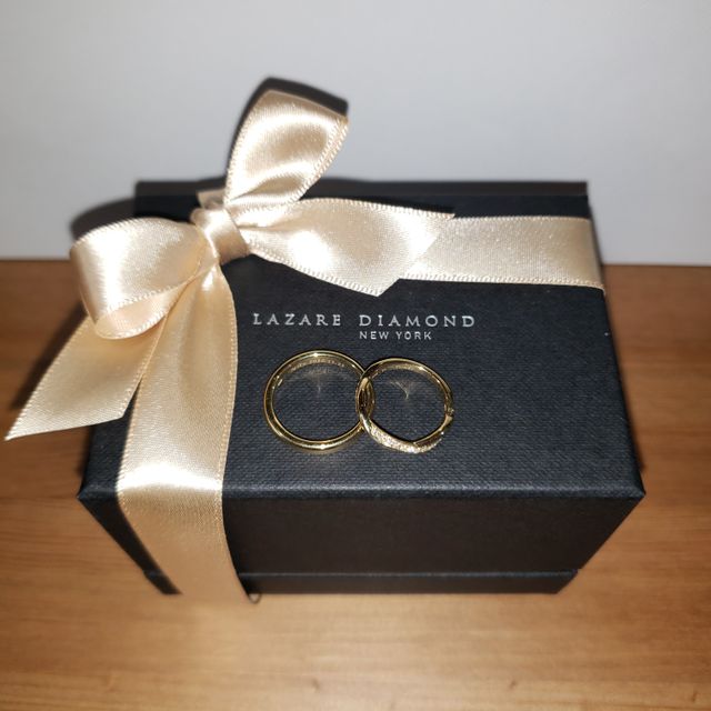 【ラザール ダイヤモンド(LAZARE DIAMOND)の口コミ】 私の指が太いので、一番太いデザインのものを選択しました。
イエローゴー…