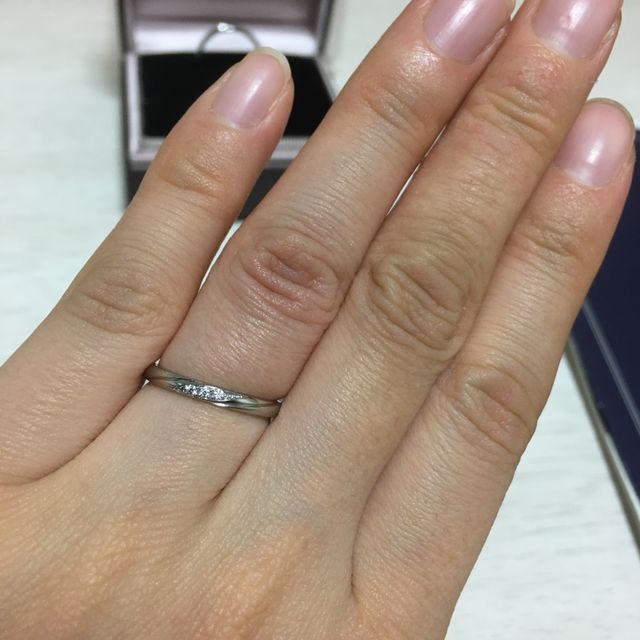【アイプリモ(I-PRIMO)の口コミ】 ずっとウェーブのデザインの指輪を探していたのですが、王道なのはストレ…