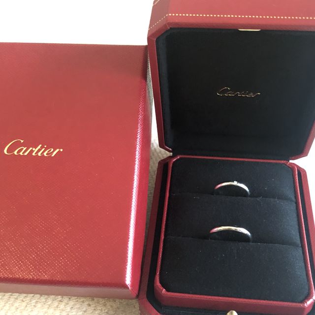 【カルティエ(Cartier)の口コミ】 プラチナリングを購入しました。
ピンクゴールドやなども素敵でしたが傷つ…