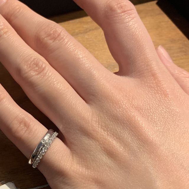 【銀座ダイヤモンドシライシの口コミ】 ダイヤモンドの輝きと、値段で決めました。他店舗と比較しても、同じ価格…