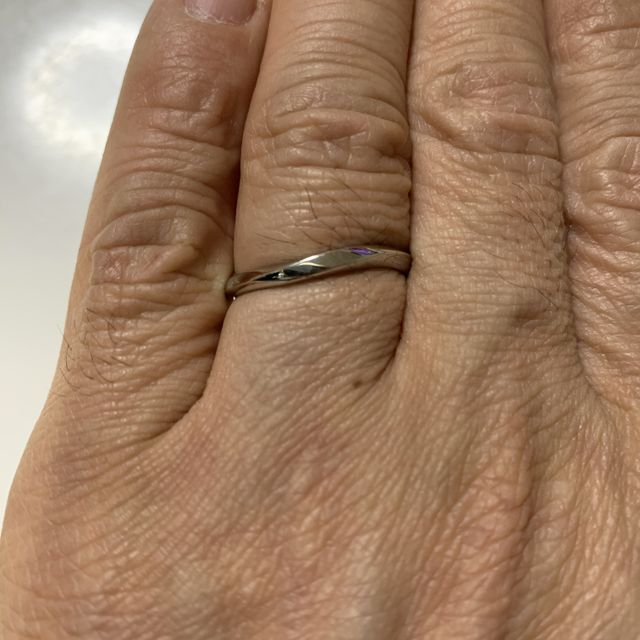 【ラザール ダイヤモンド(LAZARE DIAMOND)の口コミ】 指輪の決め手は、スタッフの方が新設だった事に加え、デザインも好きなデ…