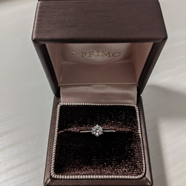 【アイプリモ(I-PRIMO)の口コミ】 結婚指輪と重ね付けがしたいとのことだったので一番シンプルなデザインに…