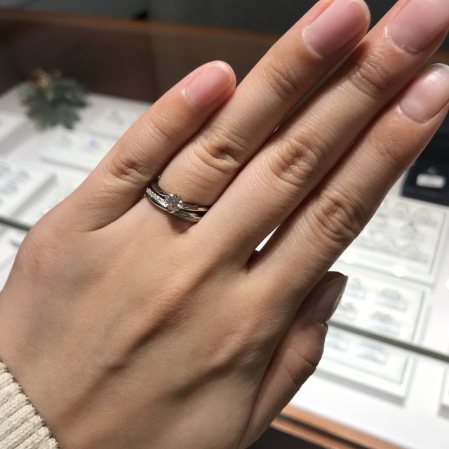 【銀座ダイヤモンドシライシの口コミ】 元々セットリングを購入希望していました。セットになってるものから選ば…