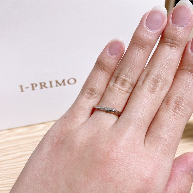 【アイプリモ(I-PRIMO)の口コミ】 ウェーブラインでダイヤが付いているデザインのものを探していて、いくつ…
