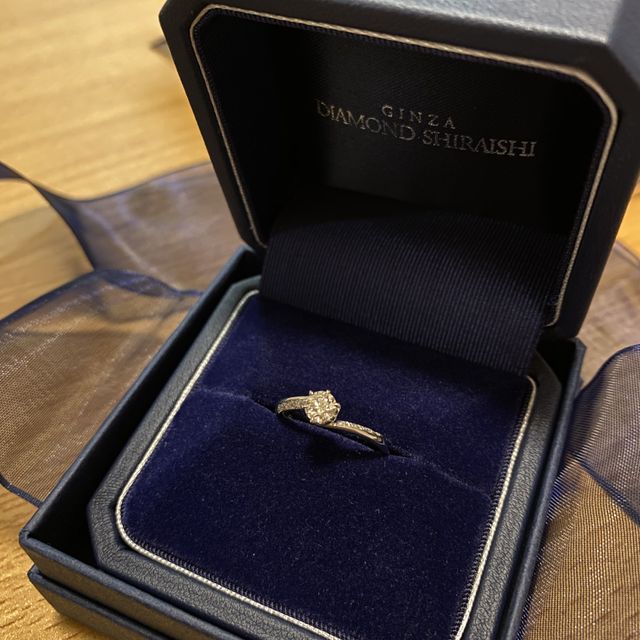 【銀座ダイヤモンドシライシの口コミ】 急遽見に行くことになった婚約指輪でした。二、三件見てパッとせず、ふら…