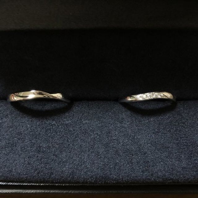 【ラザール ダイヤモンド(LAZARE DIAMOND)の口コミ】 ・ダイヤの輝き(ファイアがとても綺麗です)
・指馴染みのいいデザイン

指…