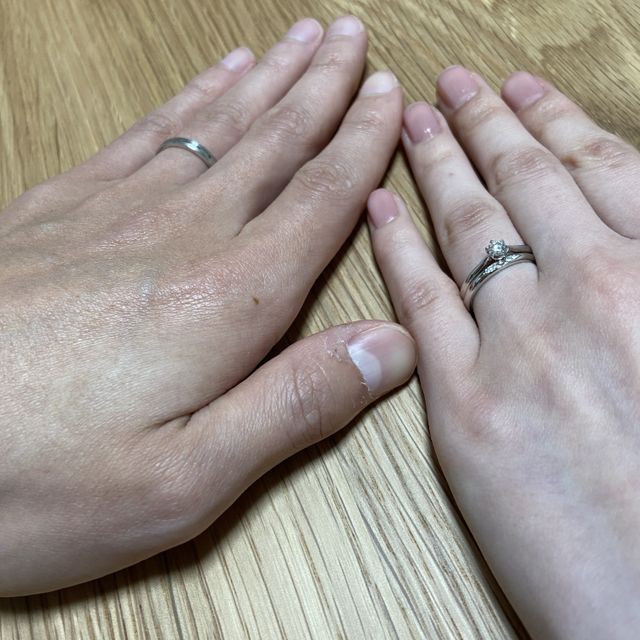 【銀座ダイヤモンドシライシの口コミ】 シンプルでダイヤ付きのもので検討していました。
事前に取り寄せたカタロ…