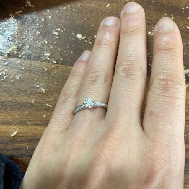 【4℃ BRIDAL(ヨンドシーブライダル)の口コミ】 　サプライズプレゼントでいただきましたので、自分で決めた訳ではないで…