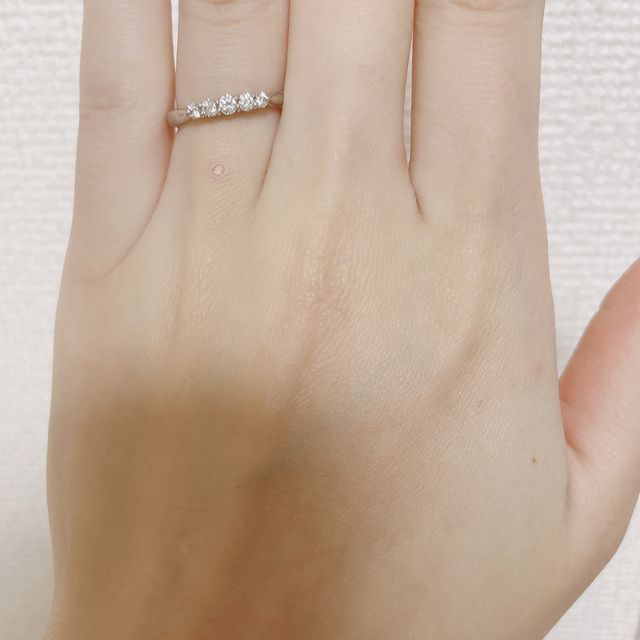 【アイプリモ(I-PRIMO)の口コミ】 指輪を見に行った際にキラキラしたものが良かったので
こちらを選びました…
