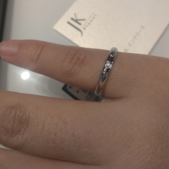 【insembre(インセンブレ)の口コミ】 ダイヤモンドがワンポイントになっていて、光に当てると、キラキラ輝きま…