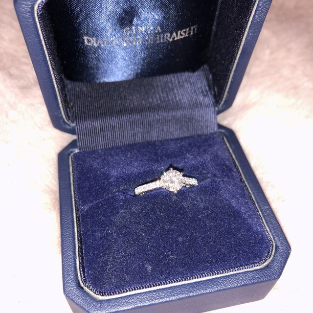 【銀座ダイヤモンドシライシの口コミ】 カラットと値段です。予算に近いものを提案してくださり、ダイヤの大きさ…