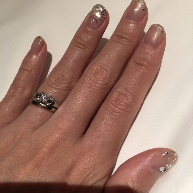 【カルティエ(Cartier)の口コミ】 結婚指輪だけでいいと私が言っていたので、その予定で先に2人で結婚指輪を…