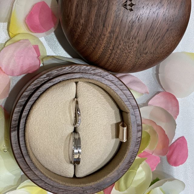 【COLANY(コラニー)の口コミ】 コラニーのブランドがいいと決めて店舗に行き、お互いにいろいろ付けてみ…