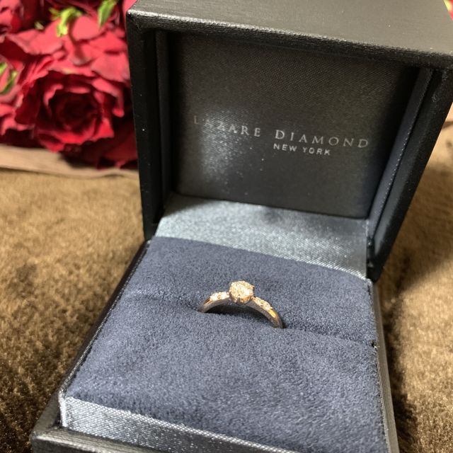 【ラザール ダイヤモンド(LAZARE DIAMOND)の口コミ】 たくさんある中から、一つ一つ試着して、すごく迷いながら考えました。ダ…