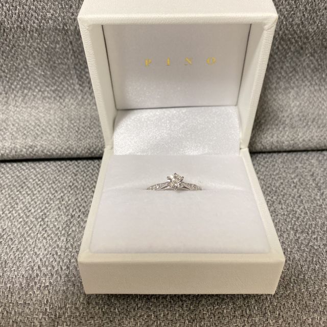 【宝寿堂(ほうじゅどう)の口コミ】 婚約指輪は日常的に身につけるのではなく、特別な時にだけ着けることを考…