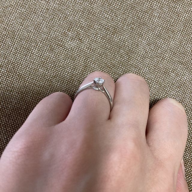 【銀座ダイヤモンドシライシの口コミ】 婚約指輪を購入に行きました。
商品の説明の流れやアフターメンテナンスな…