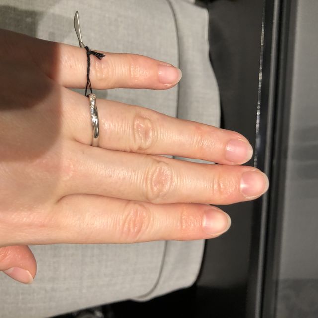 【エクセルコダイヤモンド(EXELCO DIAMOND)の口コミ】 デザインは決めていてどのお店で購入しようか迷っていました。第一印象は…