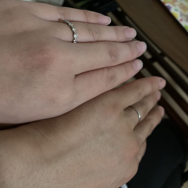 【エクセルコダイヤモンド(EXELCO DIAMOND)の口コミ】 どうしてもキラキラしてるのがよくてこれにしました！
他の指輪とも迷った…