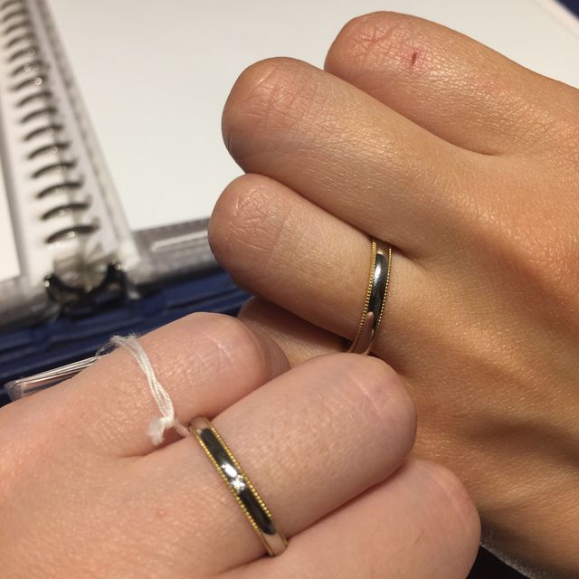 【銀座ダイヤモンドシライシの口コミ】 ミル打ちのデザインが決めてでした！デザインや色の選べる幅が広い指輪の…