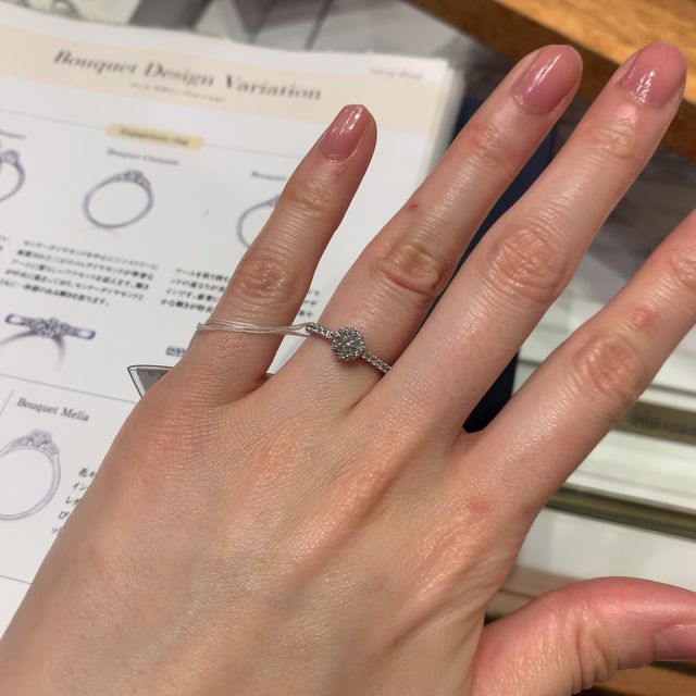 【銀座ダイヤモンドシライシの口コミ】 デザインがとても可愛い！！！
ダイヤモンドがすごくキラキラしてました。…