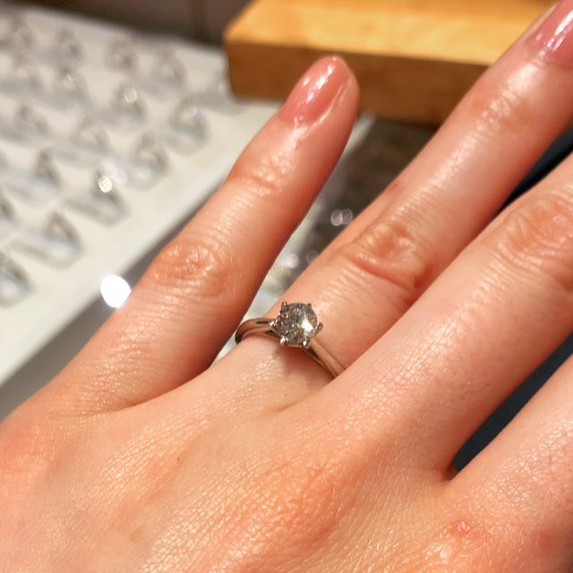 【銀座ダイヤモンドシライシの口コミ】 ダイヤモンドの大きさとお値段で即決しました！！
安くても魅力的ではない…