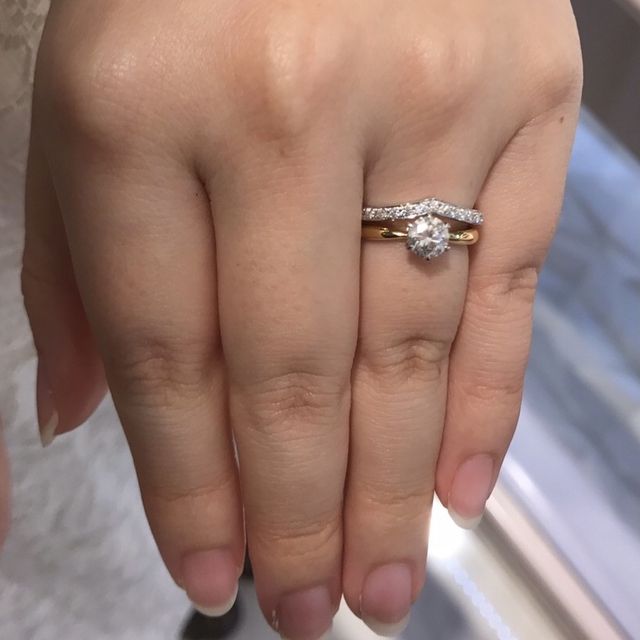 【TRECENTI(トレセンテ)の口コミ】 ダイヤモンドが光り輝いていて、とても存在感のある豪華な指輪でした。
少…