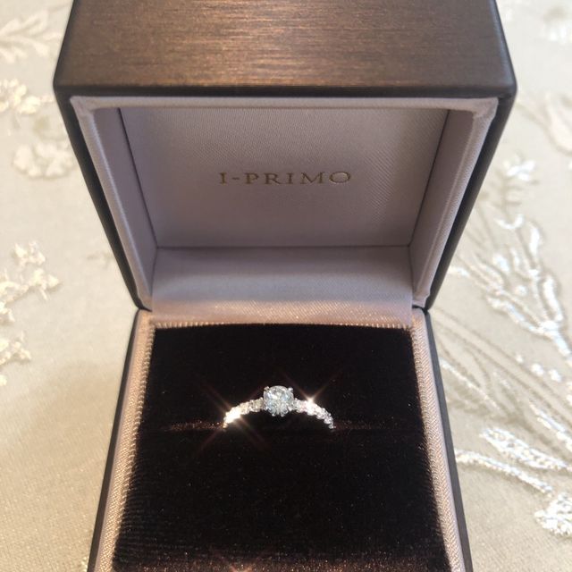 【アイプリモ(I-PRIMO)の口コミ】 相手が希望したデザインと石のサイズで決めました。非常にデザインが綺麗…