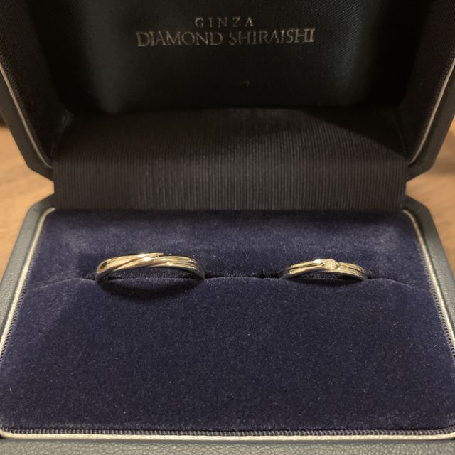 【銀座ダイヤモンドシライシの口コミ】 デザインとダイアモンドの質、
スタッフさんの丁寧な接客が決め手です。
…
