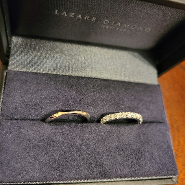 【ラザール ダイヤモンド(LAZARE DIAMOND)の口コミ】 結婚10年目の記念に購入しました。エタニティーリングを探して何件か見て…