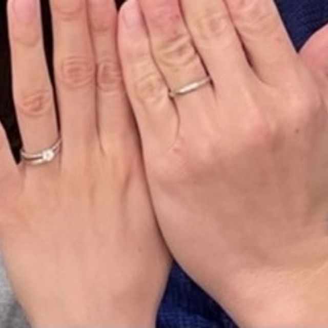 【アイプリモ(I-PRIMO)の口コミ】 色々悩みましたが、彼女が求めていた、シンプルでかつ結婚指輪だけでも綺…