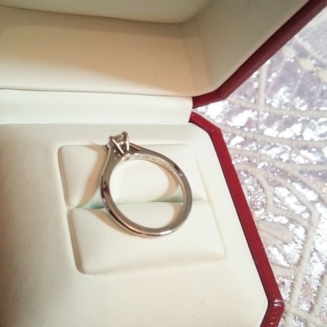 【カルティエ(Cartier)の口コミ】 サプライズでプレゼントされたものなのですが。。

彼いわく、会社の女性…