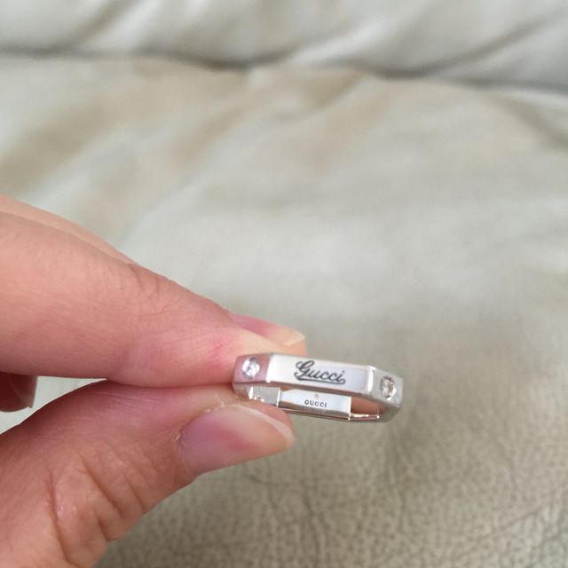 【グッチ(GUCCI)の口コミ】 いままで丸い指輪しか知らなかったので、8角形を見たときはおもわずオシャ…