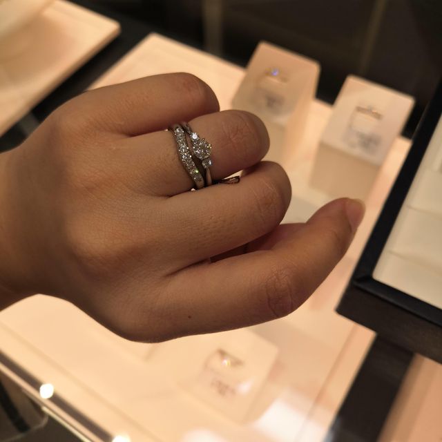 【MIKIMOTO(ミキモト)の口コミ】 とにかく可愛らしい！
ヴァンクリのボヌールを購入しましたが、最後までミ…