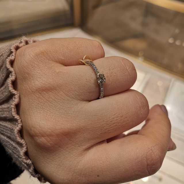 【カルティエ(Cartier)の口コミ】 カルティエはエタンセル狙いでしたが、付けてみると少し寂しい印象を受け…