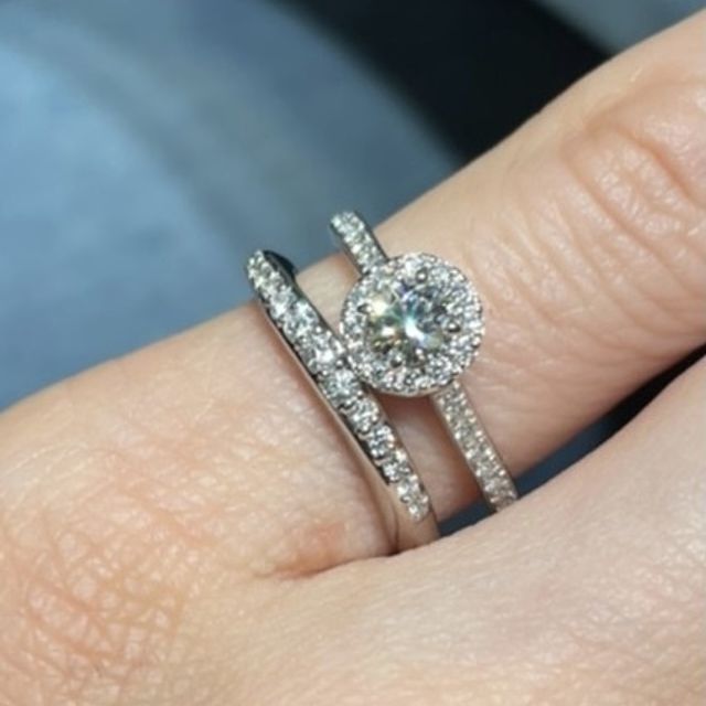 【ラザール ダイヤモンド(LAZARE DIAMOND)の口コミ】 指輪の決め手はずっと憧れていたデザイン性です！他のブランドさんでも同…