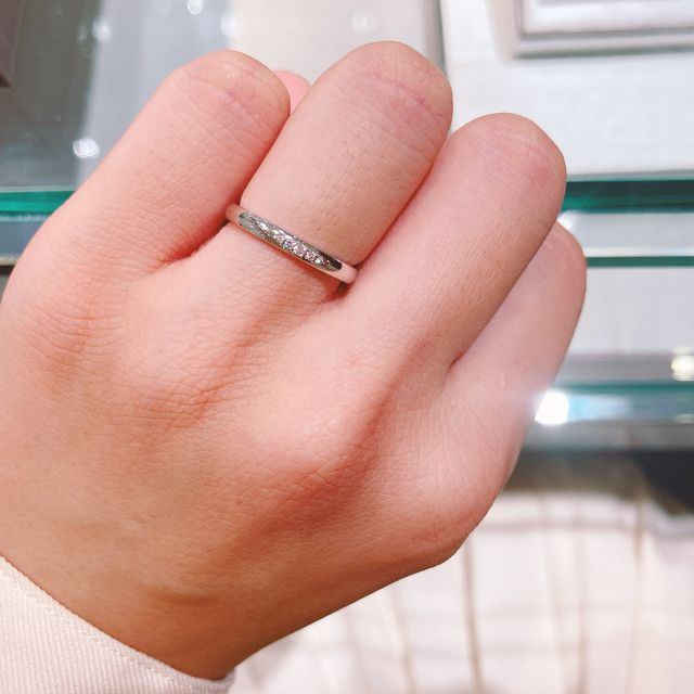 【アイプリモ(I-PRIMO)の口コミ】 シンプルなデザインものを希望していたので、ストレートタイプで探してい…