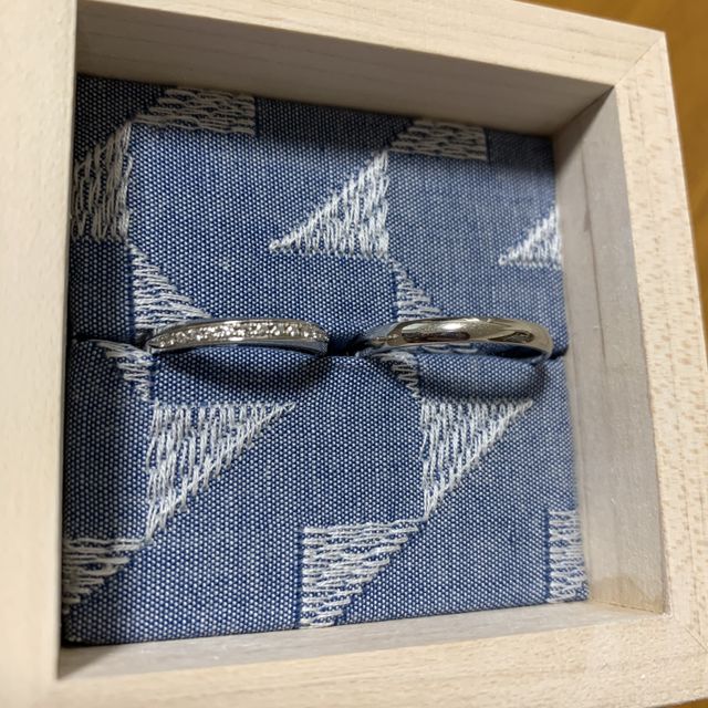 【Flowaves(フロウェーブス)の口コミ】 指元がキラキラしているとテンションがあがるのでキラキラした指輪が欲し…