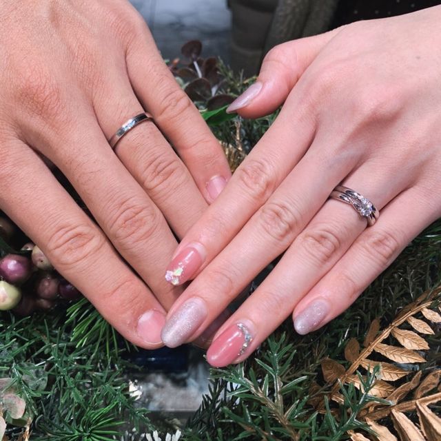 【ラザール ダイヤモンド(LAZARE DIAMOND)の口コミ】 婚約指輪は一石に憧れがあり、横から見た時お洒落なデザインの物とひねり…